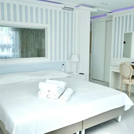Frgk Luxury Azura With Beachfront Pool For 10 People Marechal Juin Cannes